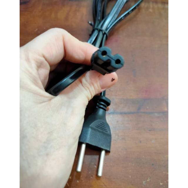 Kabel AC angka 8