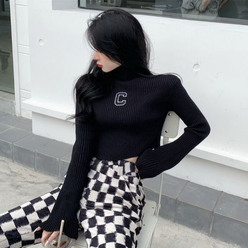 Sweater turtleneck pendek wanita 2021 musim dingin desain baru pakaian rajut niche gaya Barat kemeja