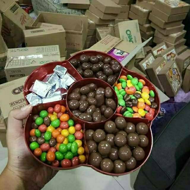 Coklat tray delfi coklat tray l'agie coklat kiloan coklat lebaran paket coklat delfi Tray Coklat