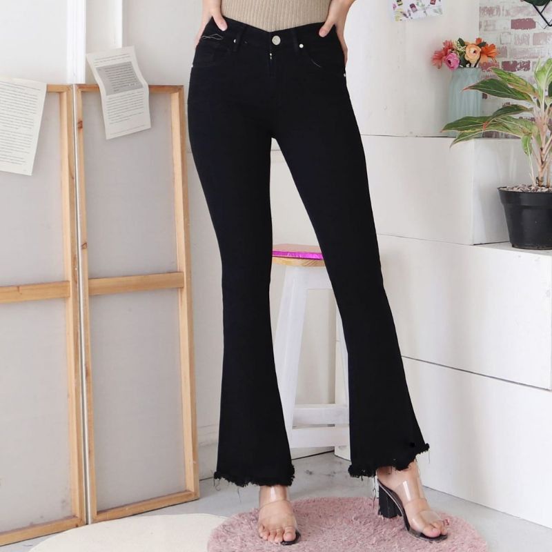 Highwaist Cutbray Rawis- Celana Jeans HW Navy