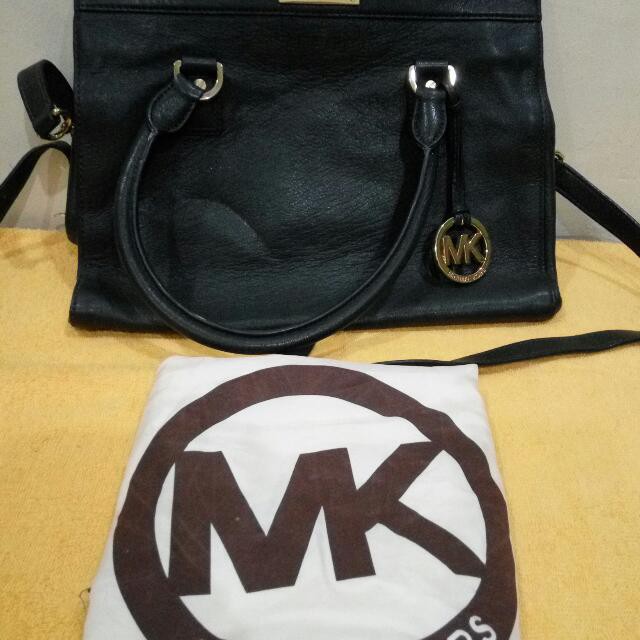 Preloved Authentic Michael Kors Handbag, Green Color. With Dust Bag. 100% original