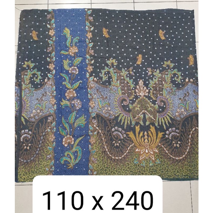 Kain rok batik dan selendang