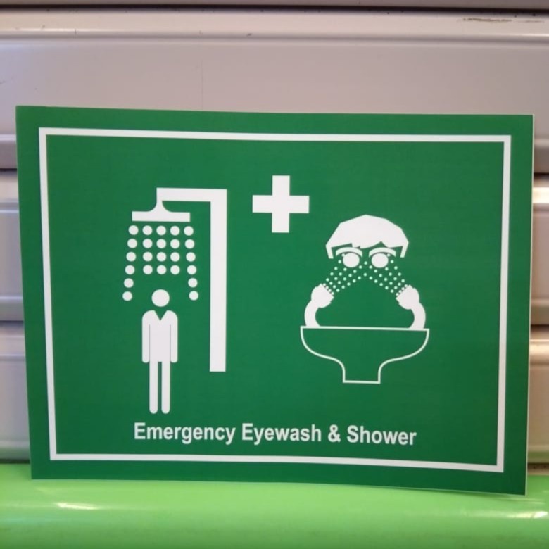 

sign stiker emergency eyewash and shower / sticker eye wash dan shower