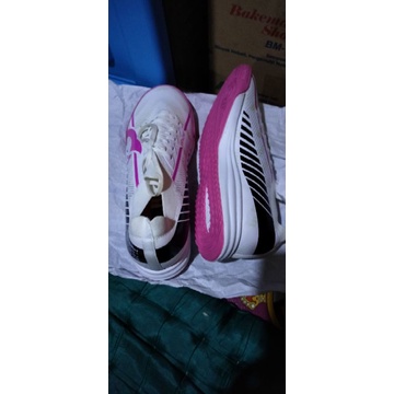 sepatu futsal ortus liberete in pink white