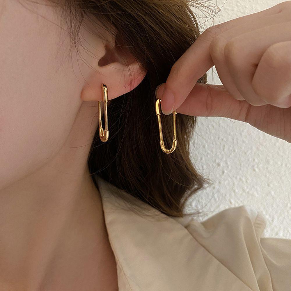 Needway   Wanita Anting Minoritas Street Wear Pesta Desain Fashion Warna Solid Lady Pin Ear Buckle