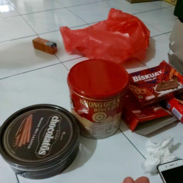 Khong Guan Biskuit Kaleng 1900gr 650gr