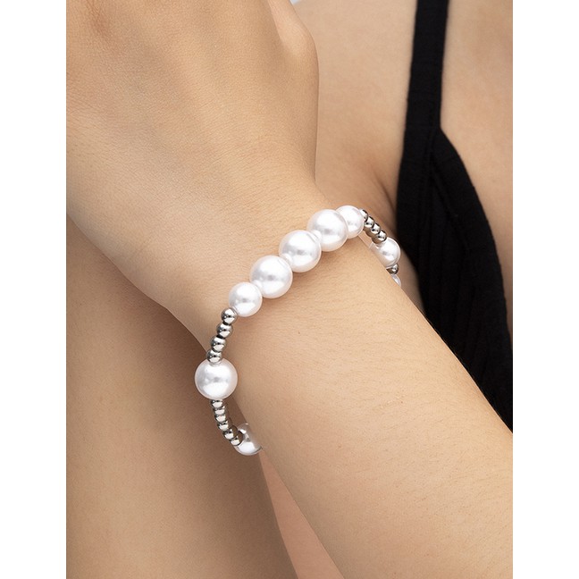 LRC Gelang Wanita Fashion White K Stainless Steel Beads Pearl Beaded Bracelet K74993