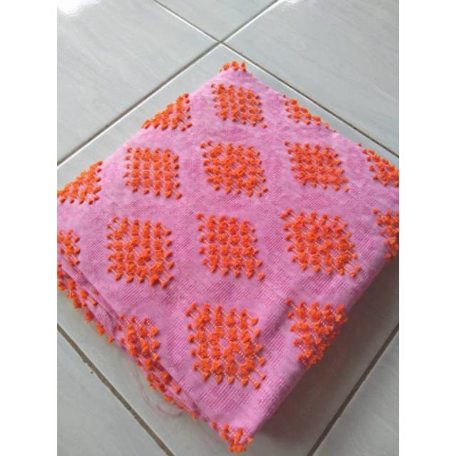 Kain tenun sutra bulu