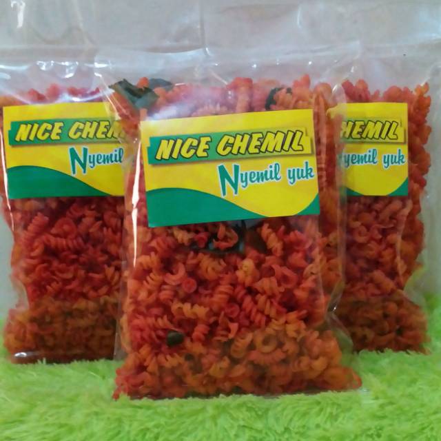 

Makaroni spiral jeruk purut pedas