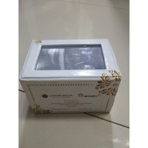 

gift box, box emas, kemasan box, kotak Hadiah