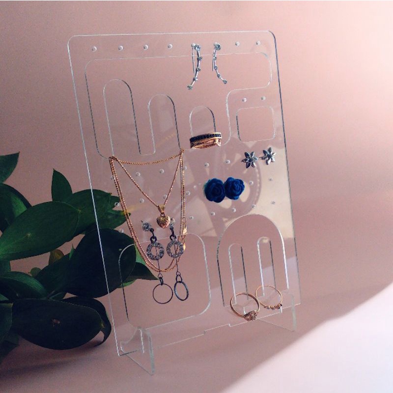 DISPLAY PERHIASAN (KALUNG, CINCIN, ANTING)