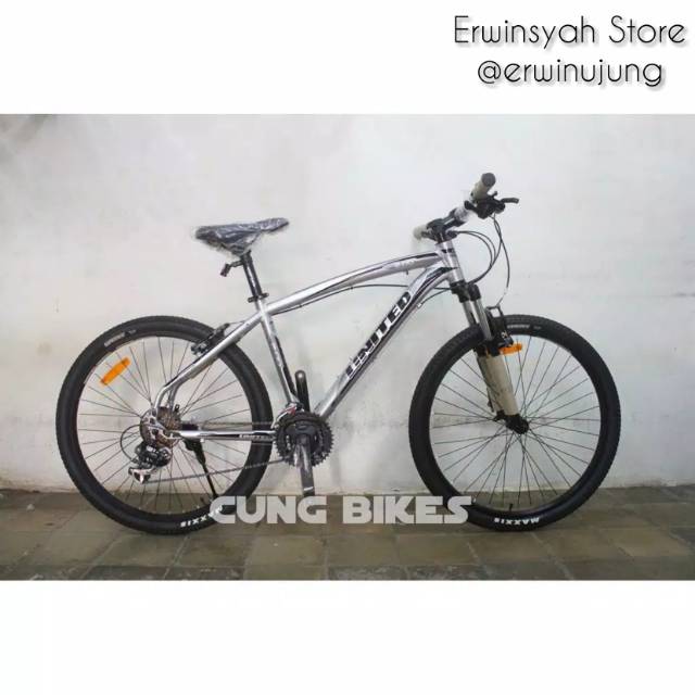 Sepeda gunung atau Sepeda MTB 26 United Miami 2.00 warna Silver