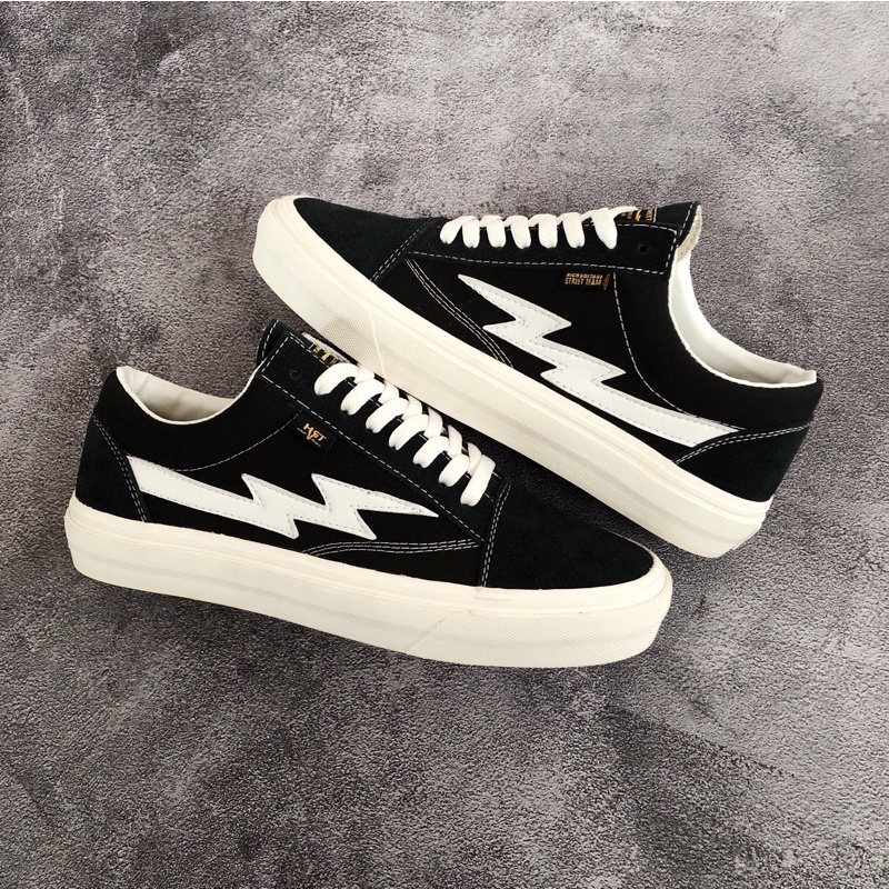 Word Division Classic Black White