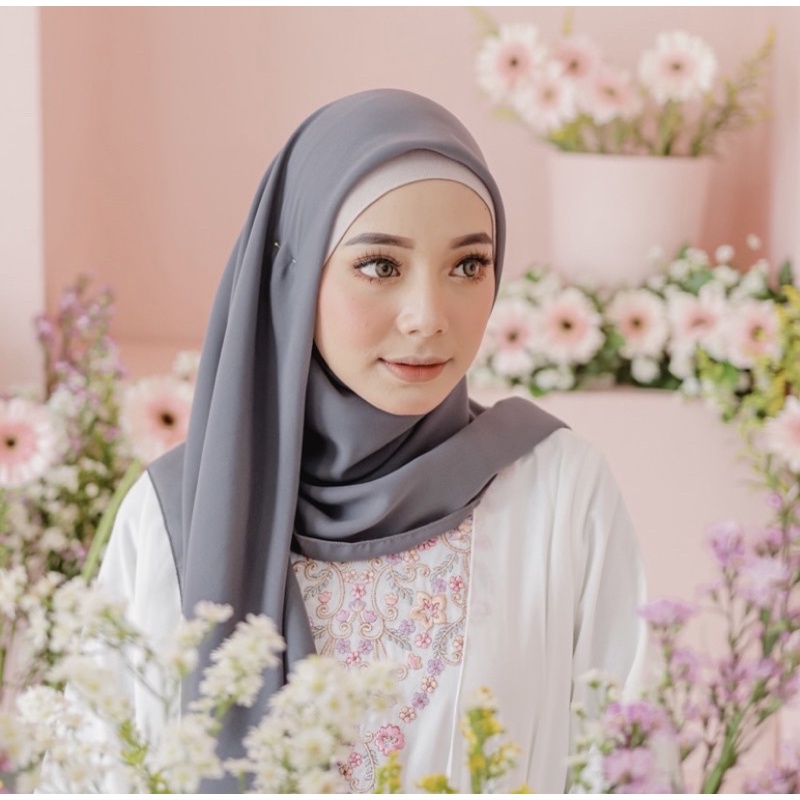 KERUDUNG SEGI EMPAT BELLA SQUARE , HIJAB