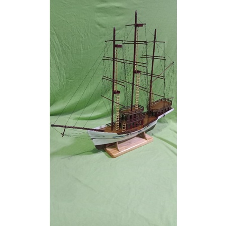 miniatur kapal layar/pinisi