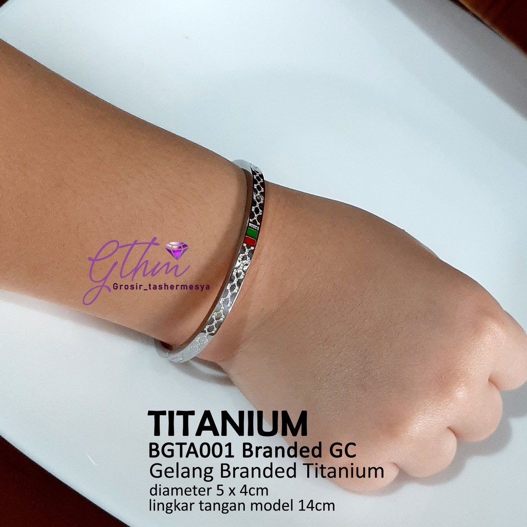 Gelang titanium anak branded bagus seperti emas asli mewah bisa di pakai sehari-hari anti karat