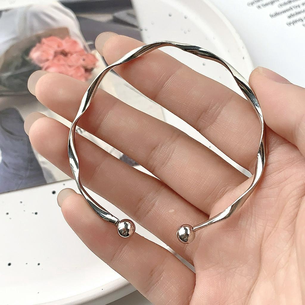 Desain Kecil Rasa Fishtail Bracelet Double Layered Irregular Bracelet