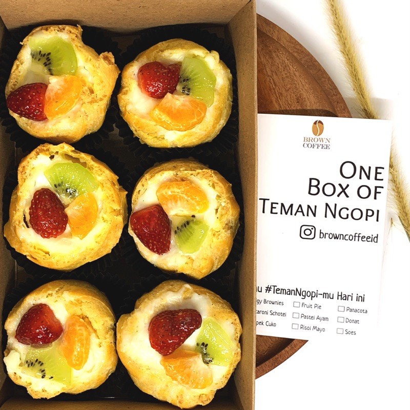 

DEB Fruit Soes Vla / Choux Cream / Choux Au Craquelin (Kue Soes Buah)