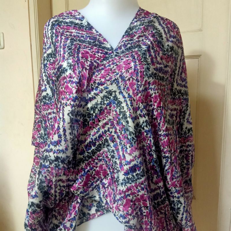 Blouse Silk Sutra motif
