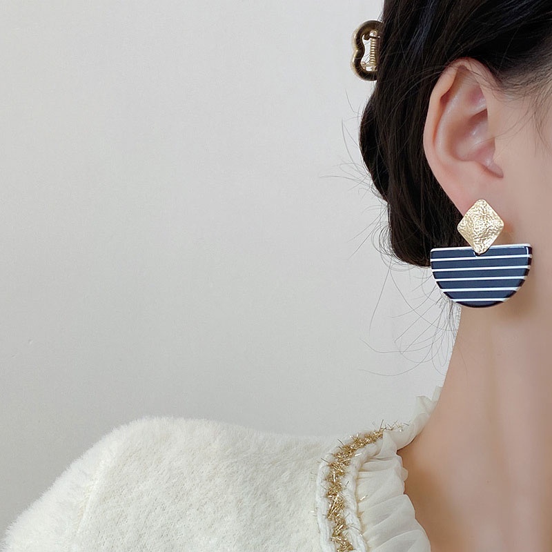 Anting S925 Silver Needle Bentuk Bulat Motif Garis Gaya Retro