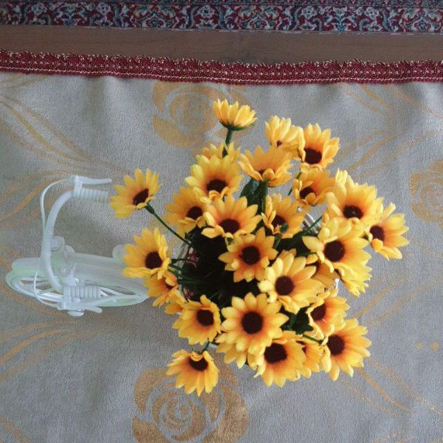 Set Bunga Plastik Matahari Kuntum Dengan Sepeda Rotan Besar