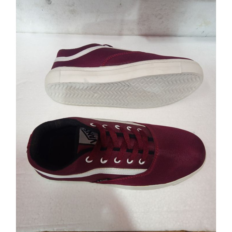 Sepatu Vans Sepatu Sneaker kets casual Pria terbaru Murah