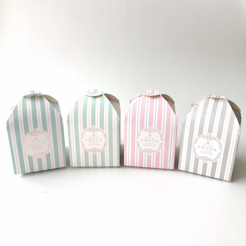 

Gift Box Kotak Natal Lebaran Cookies Handuk Sabun Souvenir Wedding Pesta Baby Shower