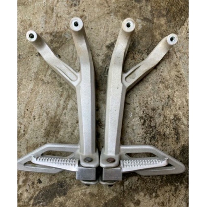 footstep belakang R15 V3 R15 vva