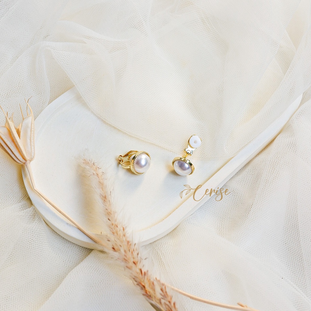 Gina Earrings | Anting jepit mutiara putih korea cantik aksesoris wanita trendy stylish