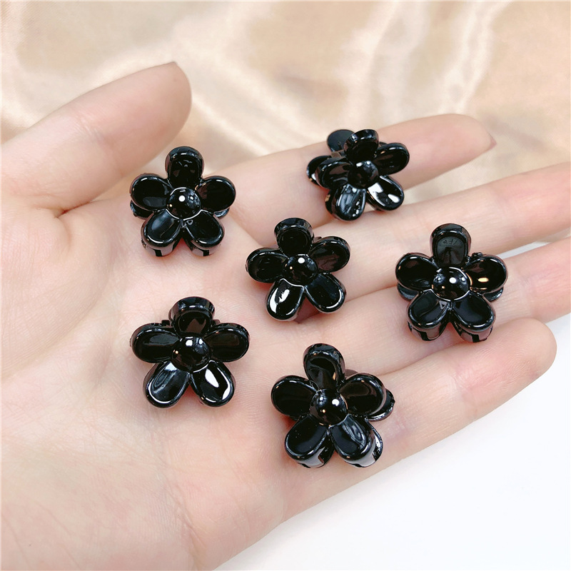 Magic789 Lovely Girls Acrylic Small Flower Hair Claw Clip Braiding Tool for Women Transparent Mini Hairpin