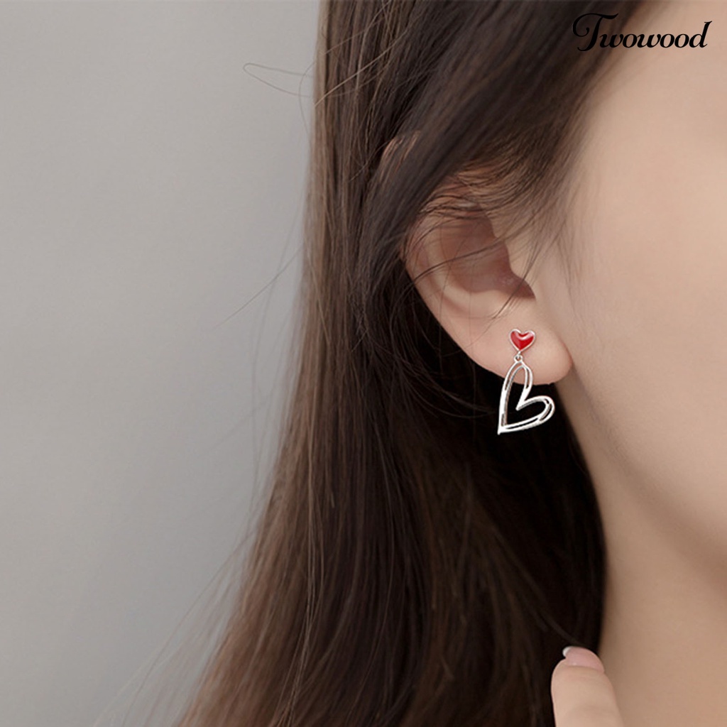 1 Pasang Anting Juntai Bentuk Hati Asimetris Aksen Hollow Bahan Cubic Zirconia Untuk Wanita