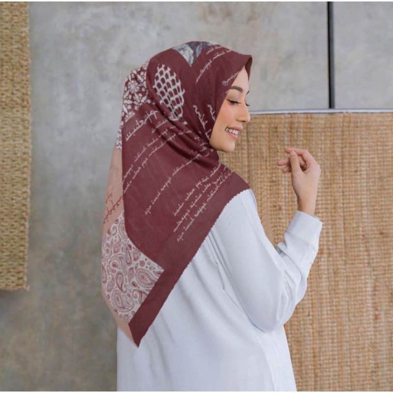 Terbaru  Hijab Voal Segiempat Motif Koran Arab Merah Kerudung Segiempat Motif Jilbab Voal