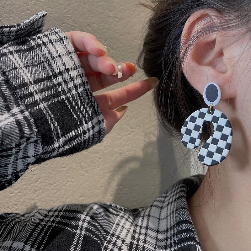 Shuling 2021 New Fashion Checkerboard Retro Earrings Female Drop Earrings