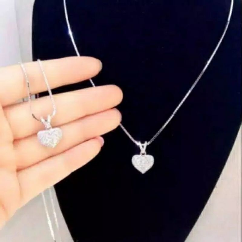 kalung liontin love perak/kalung titanium wanita