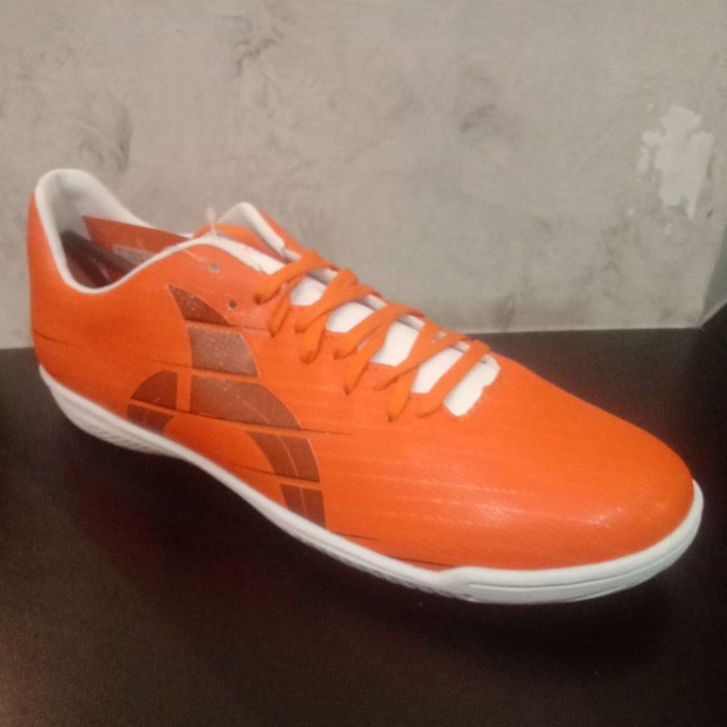 Sepatu Futsal..RAPTOR  IN ..Ortrange/Black/White