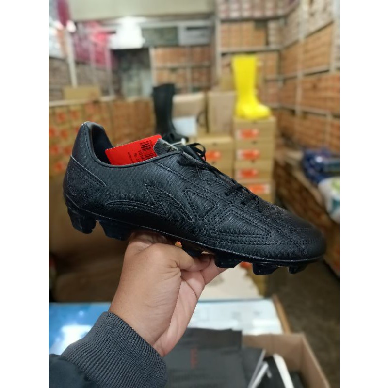Sepatu Bola Specs Accura FG Triple Black Original