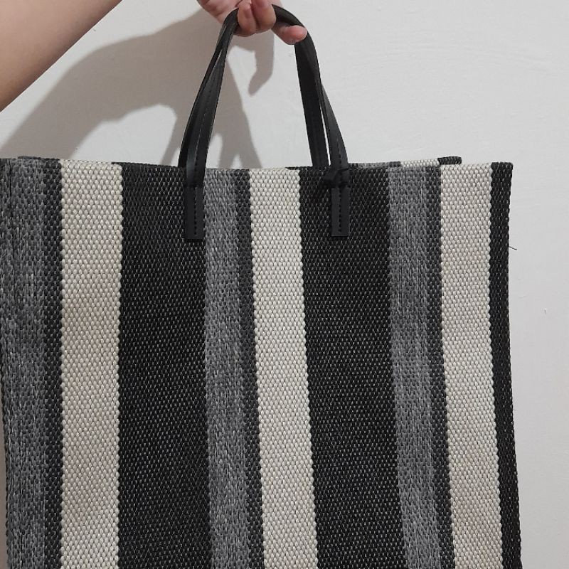 Tas jinjing wanita merk Noche kapasitas besar + gratis sheetmask mediheal