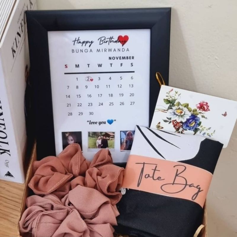 

Hampers Calendar Love