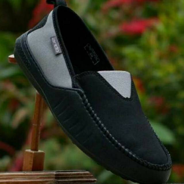 Sepatu ando slip on ando Barram Hitam abu tua