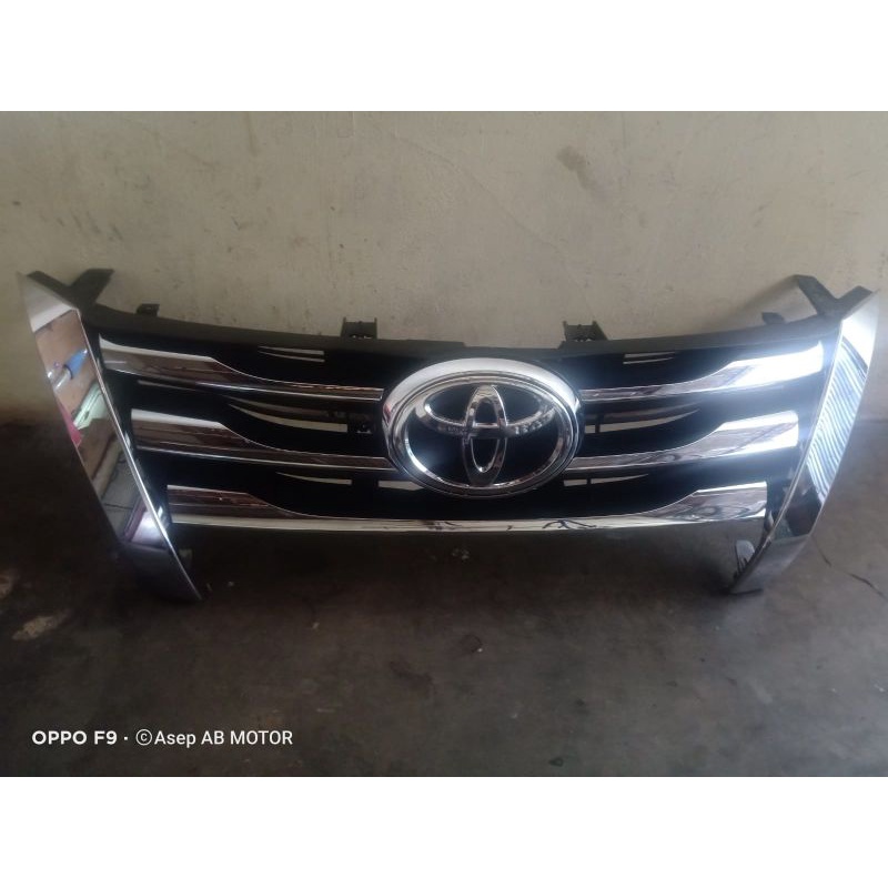 GRILL FORTUNER VRZ