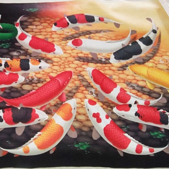 Lukisan Ikan Koi Nuansa Merah Dengan Model Yang Unik dan Langka
