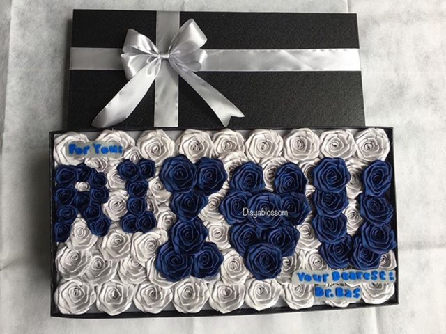 

Flower box satin 50x25cm