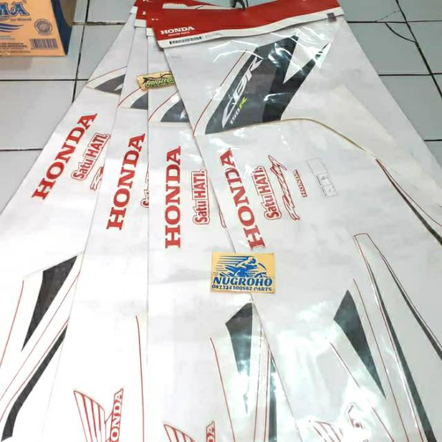 Sticker stiker Body Kiri Merah NEW CBR150R LED K45G K45N Stripe L Red