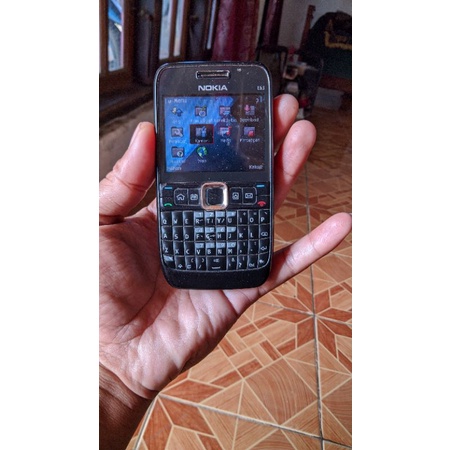 NOKIA E63  BEKAS ATAU SECOND