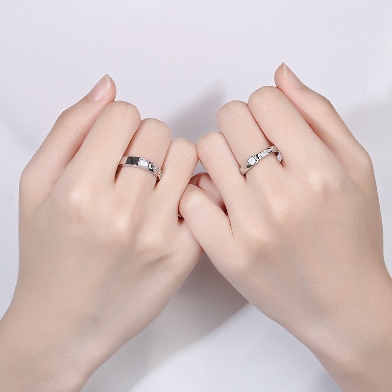 Sepasang Cincin Couple Bahan S925 Sterling Silver Aksen Batu Gelombang Enam Cakar Gaya Korea Untuk Hadiah Pernikahan