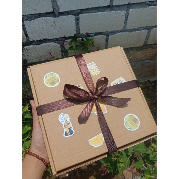 

SNACK BOX KADO WISUDA|| ULANG TAHUN || ANNIVERSARY