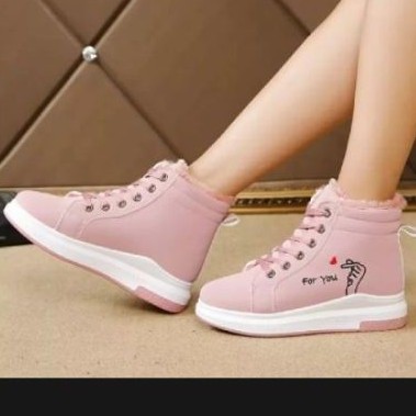 sepatu Wanita Terbaru sneakers boot for you