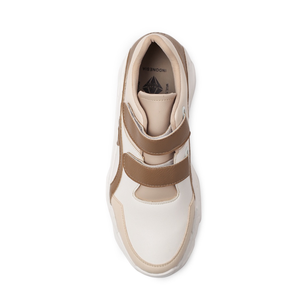 KHK by Khakikakiku Baggy Creamy Latte Sneakers