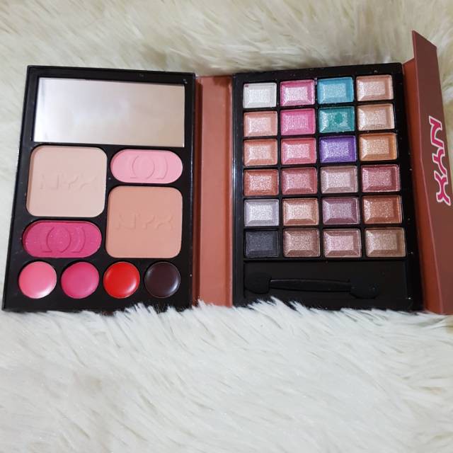 Make up pallete mini 24 Warna.