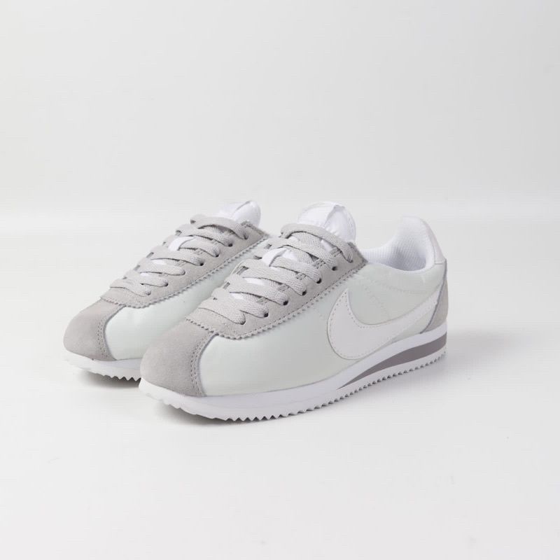 nike shoes light grey